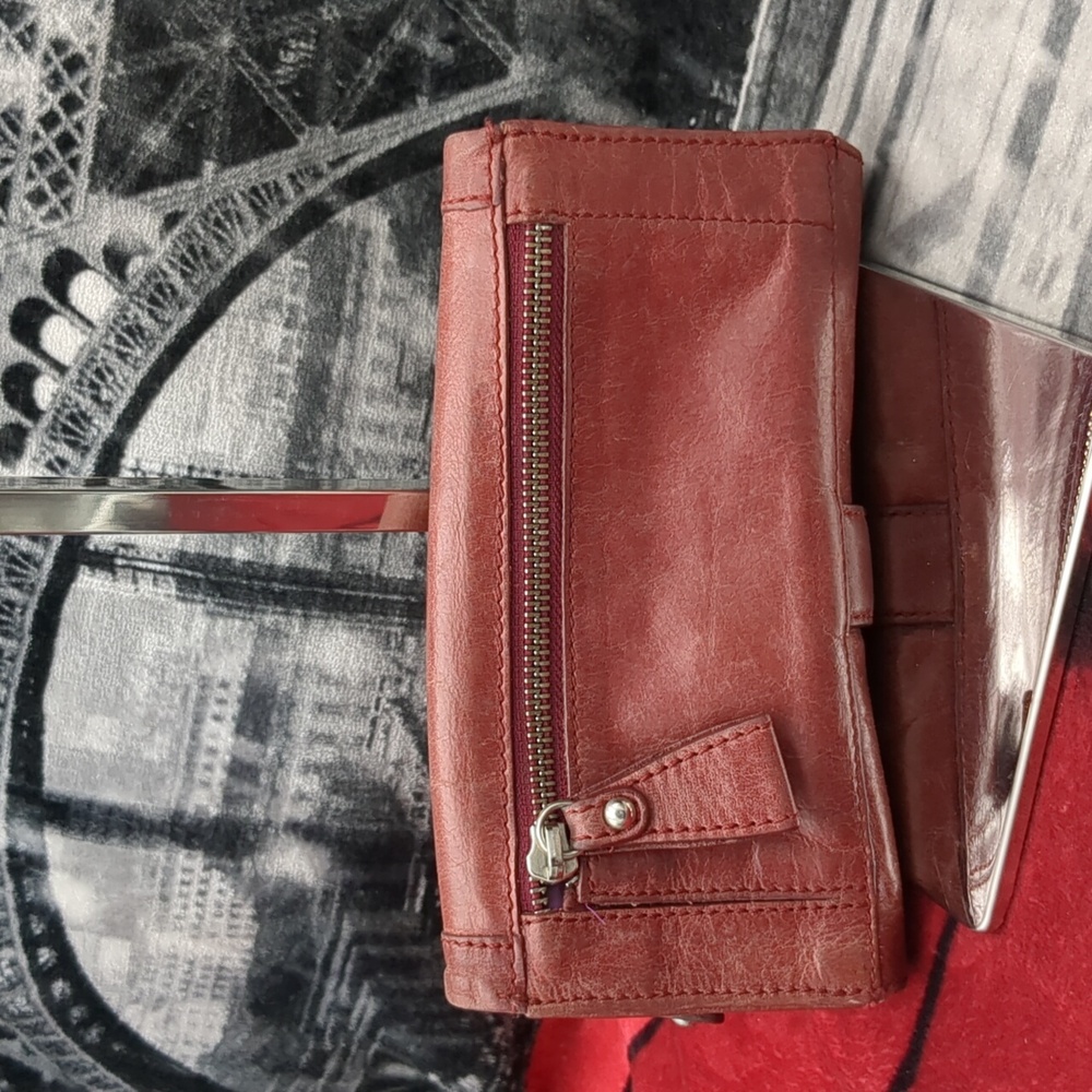 Tano Red Distressed Wallet - Picture 3 of 11